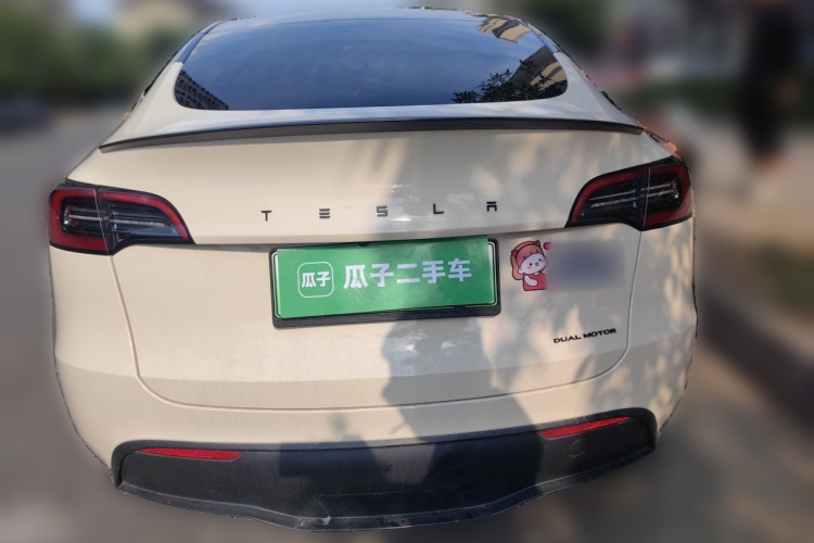 Tesla Model Y 2022 #4 Tesla Model Y 2022 car image #4