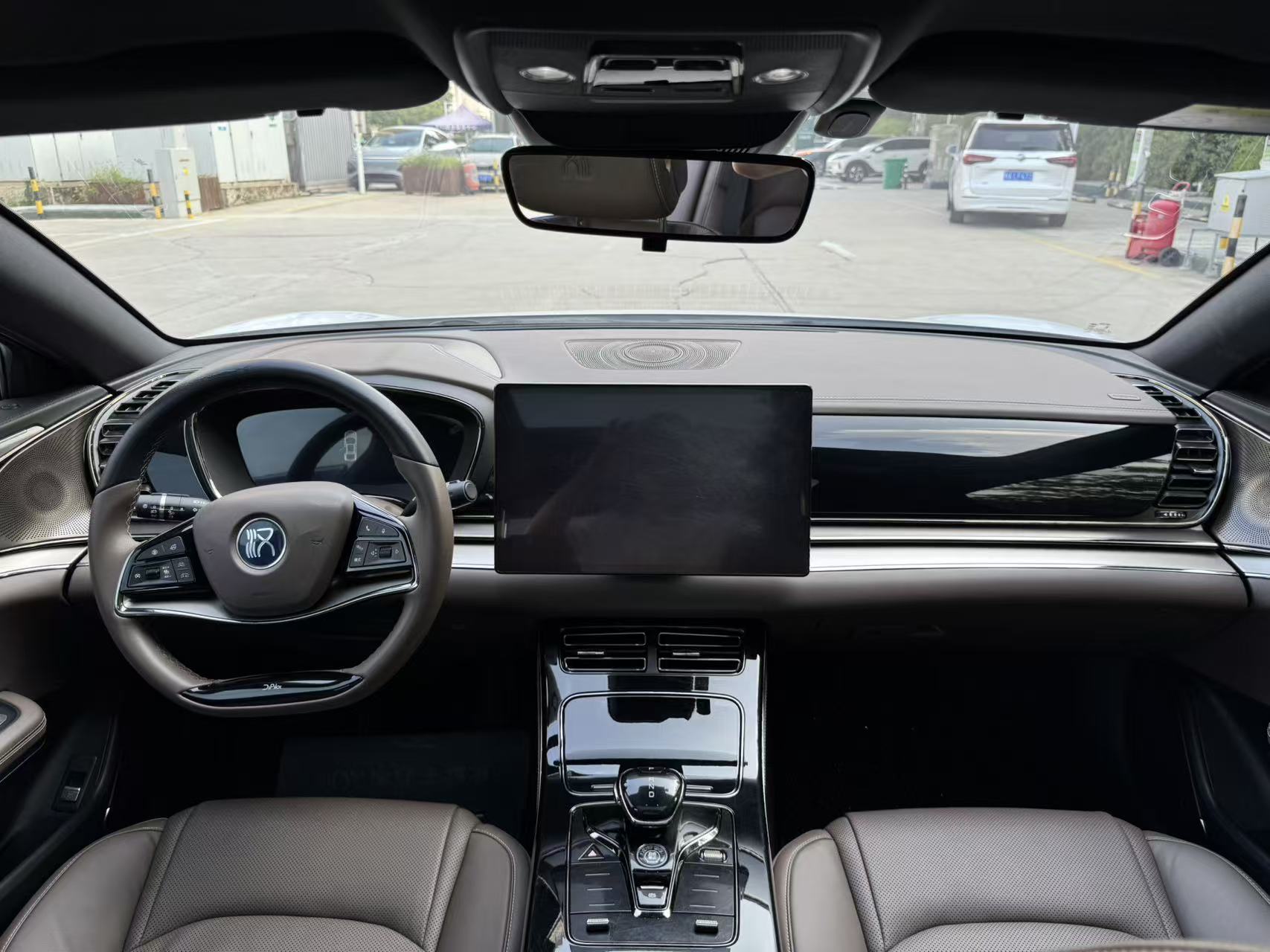 BYD Han 2022 car image #11