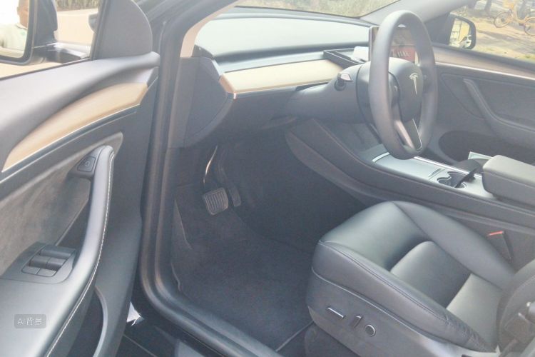 Tesla Model Y 2022 #18 Tesla Model Y 2022 car image #18