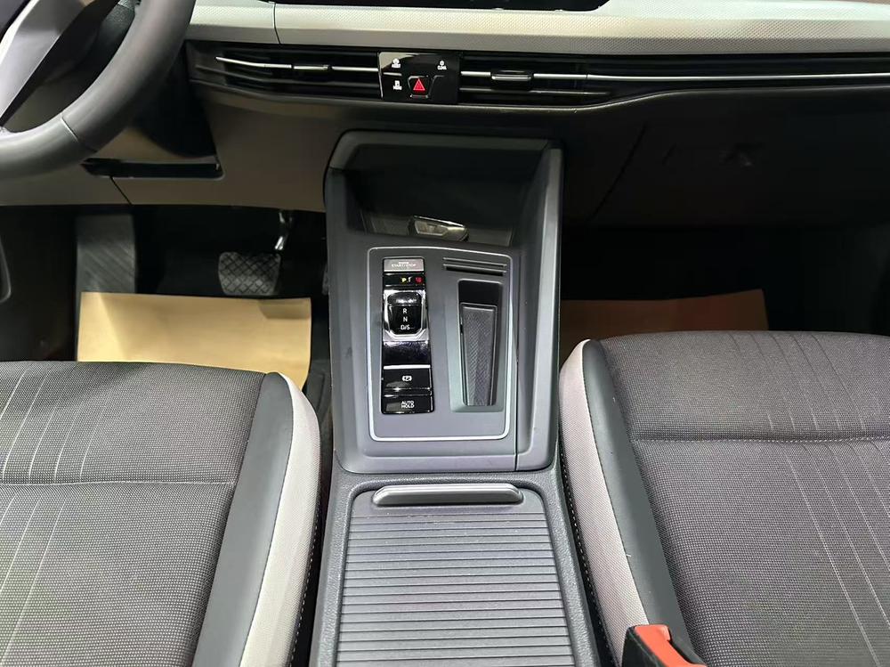 Volkswagen Golf 2022 car image #10