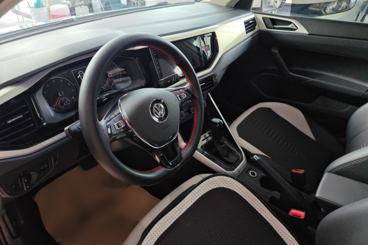 Volkswagen Polo 2020 car image #10