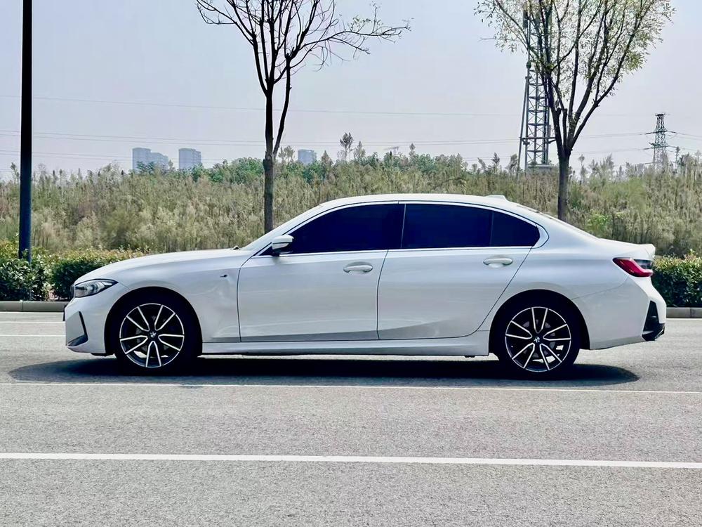 BMW 3 Series 2023 #4 BMW 3 Series 2023 صورة سيارة #4