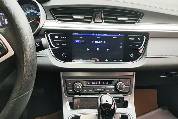 GEELY Emgrand 2020 #13 GEELY Emgrand 2020 car image #13