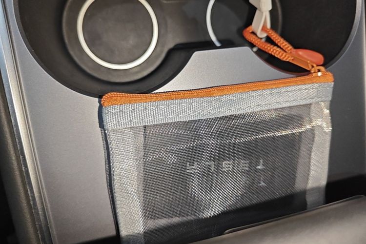 Tesla Model Y 2022 car image #9