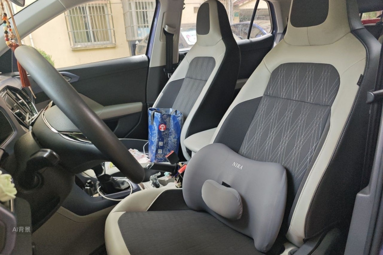 Volkswagen T-Cross 2019 car image #17