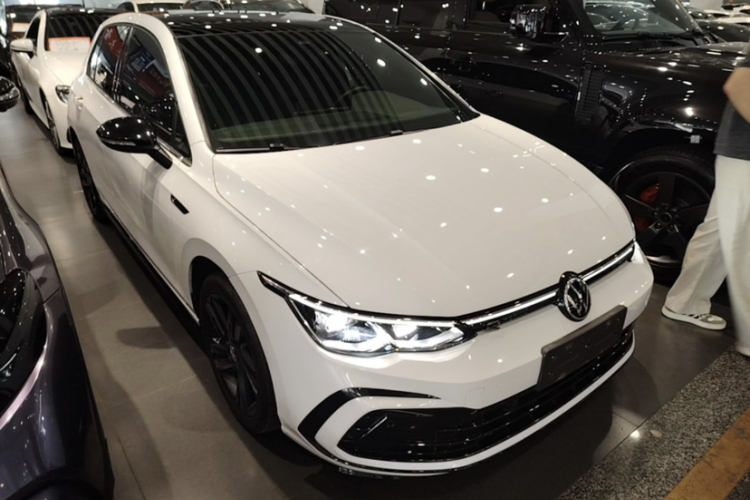 Volkswagen Golf 2021 car image #4