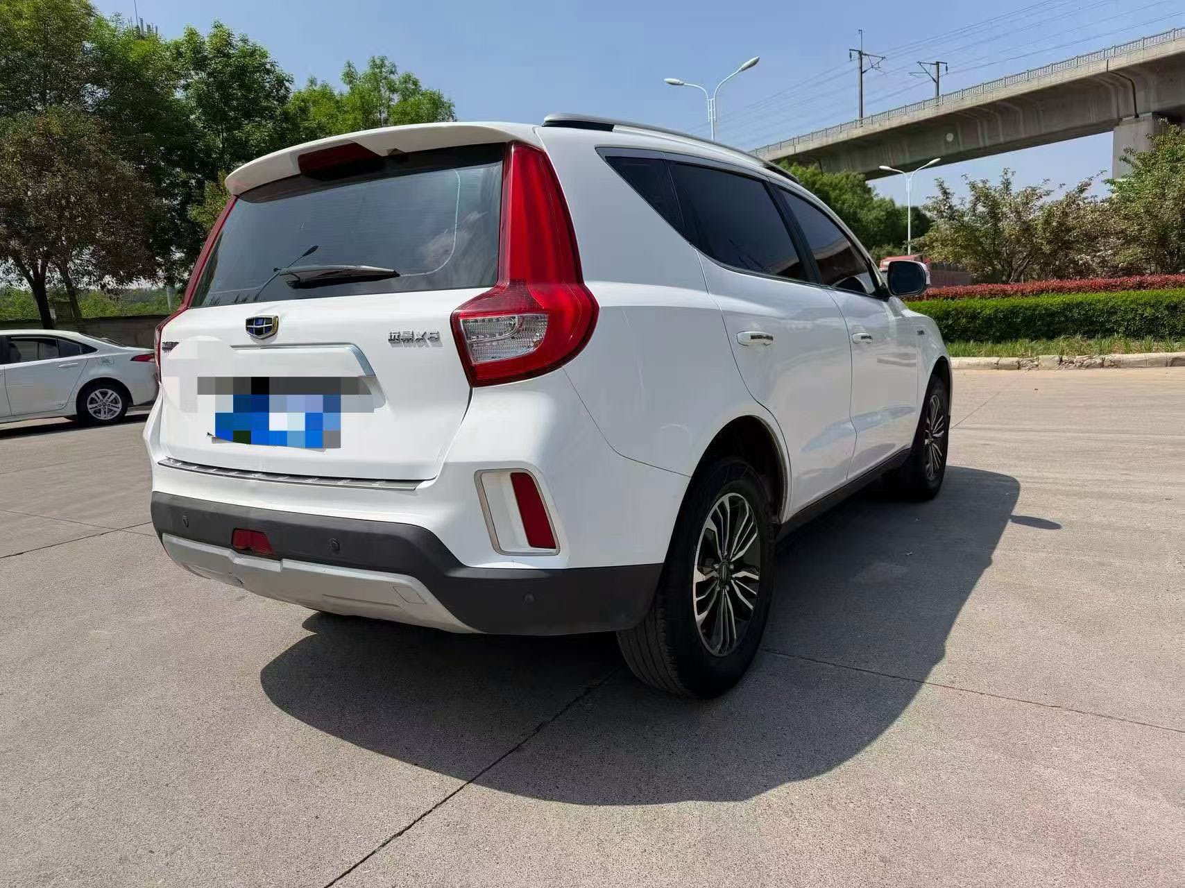 GEELY Vision X6 2017 immagine di auto #4