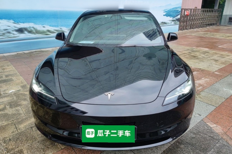 Tesla Model 3 2023 car image #3