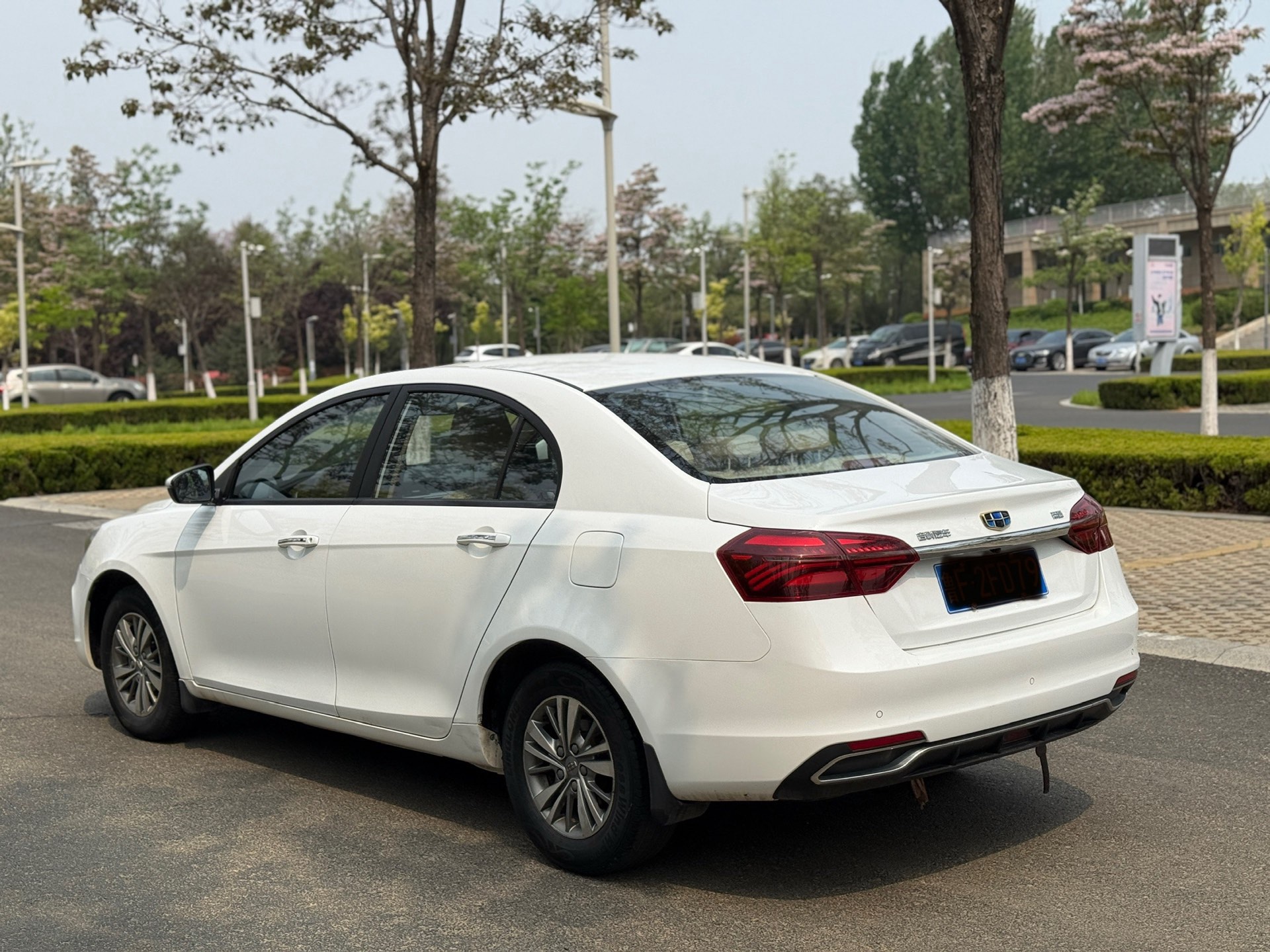 GEELY Emgrand 2018 car image #6