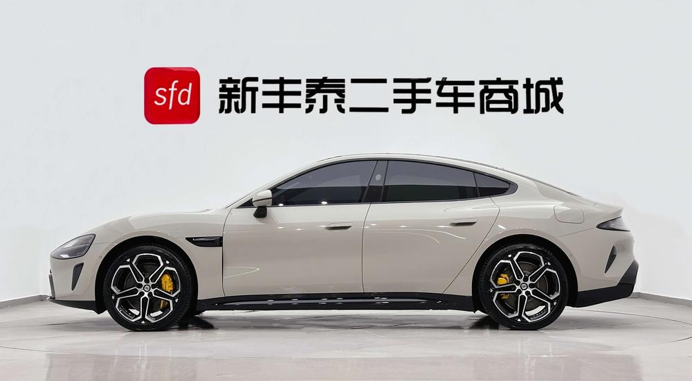 2025 car image #3