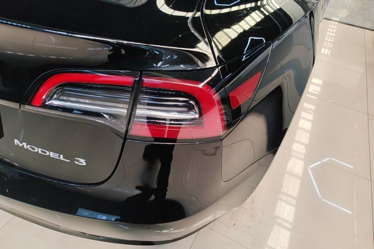 Tesla Model 3 2023 car image #8