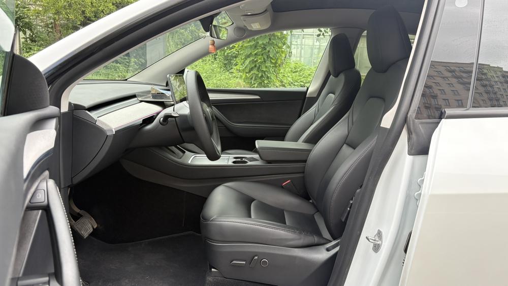 Tesla Model Y 2024 car image #19