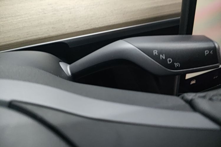 Tesla Model Y 2022 car image #14
