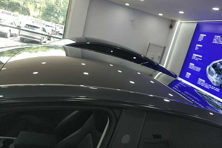 Tesla Model Y 2024 #25 Tesla Model Y 2024 immagine di auto #25