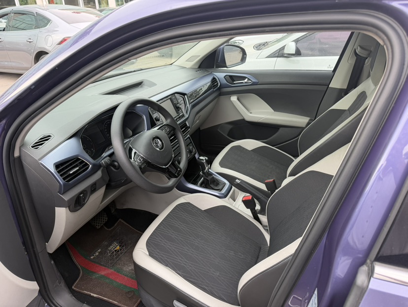Volkswagen T-Cross 2019 immagine di auto #8