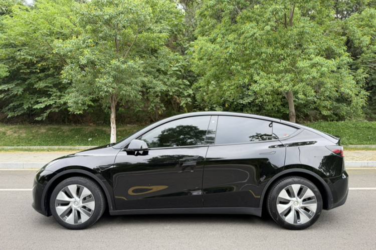 Tesla Model Y 2022 #7 Tesla Model Y 2022 car image #7