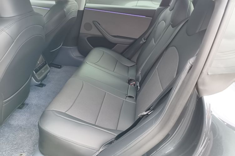 Tesla Model 3 2025 car image #17