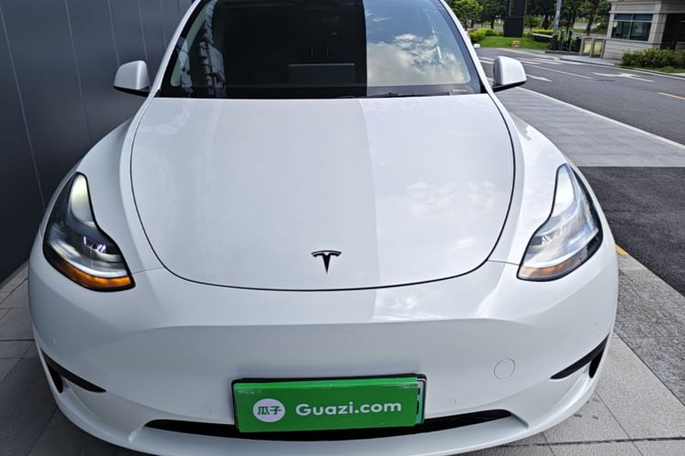 Tesla Model Y 2022 car image #3