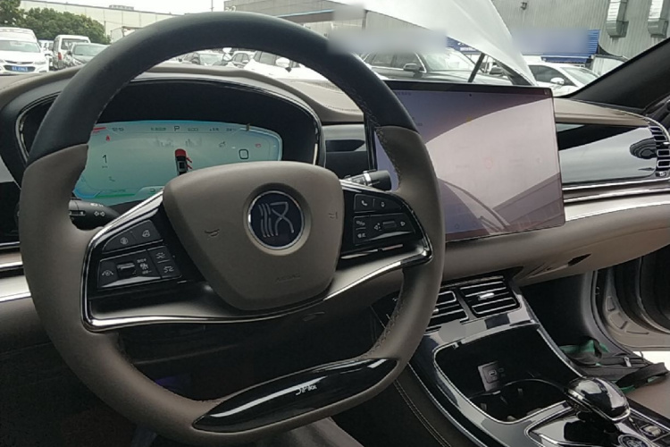 BYD Han 2023 car image #11