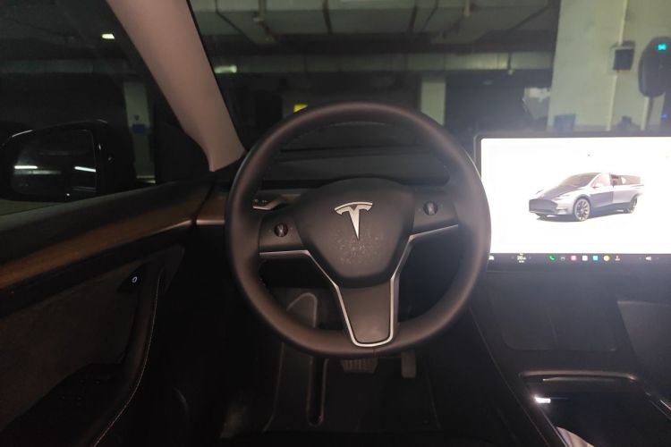 Tesla Model Y 2023 #11 Tesla Model Y 2023 car image #11