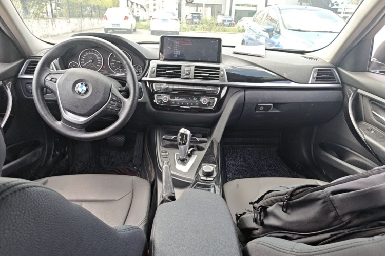BMW 3 Series 2017 #10 BMW 3 Series 2017 car image #10