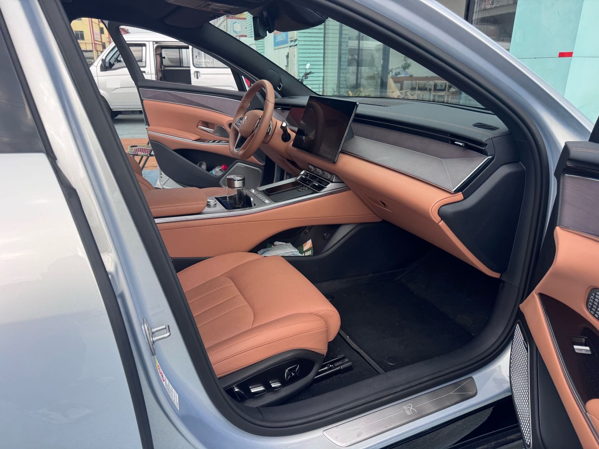 BYD HanL 2025 immagine di auto #9