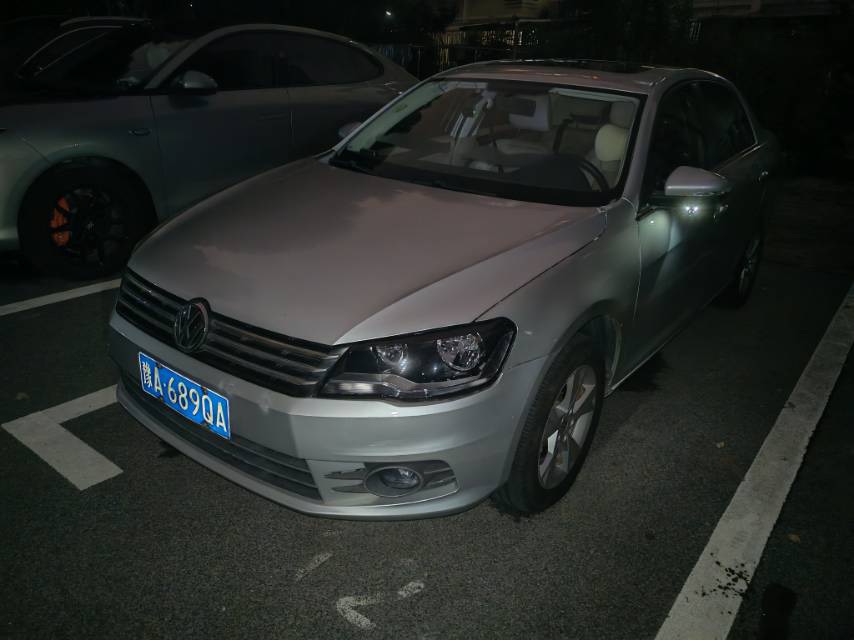 Volkswagen Bora 2015 car image 