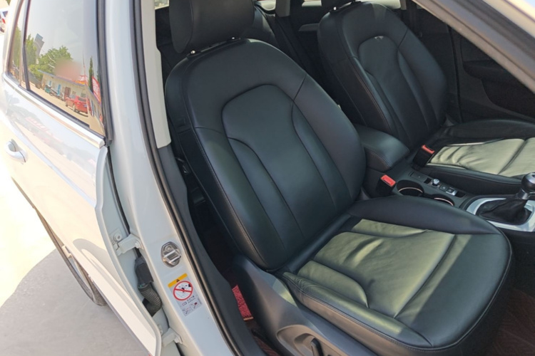 Audi Q3 2017 #24 Audi Q3 2017 car image #24