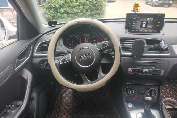 Audi Q3 2016 car image #12