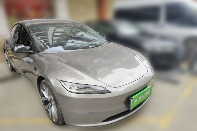 Tesla Model 3 2023 car image #4