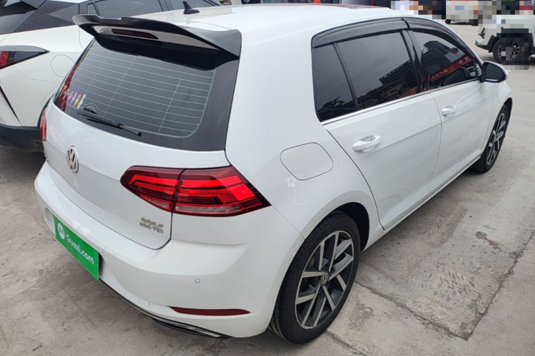 Volkswagen Golf 2020 car image #7