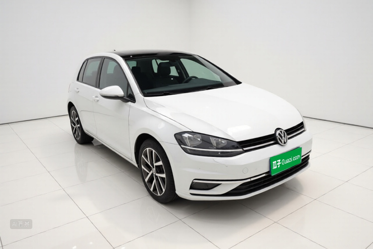 Volkswagen Golf 2019 car image #4