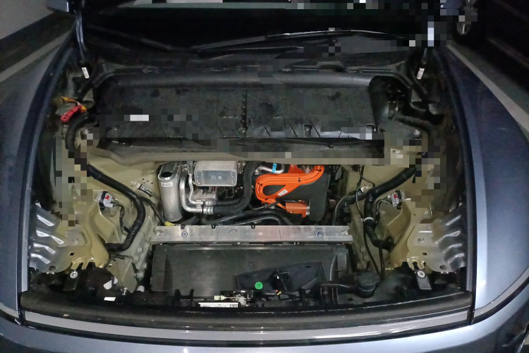 Tesla Model Y 2025 car image #18