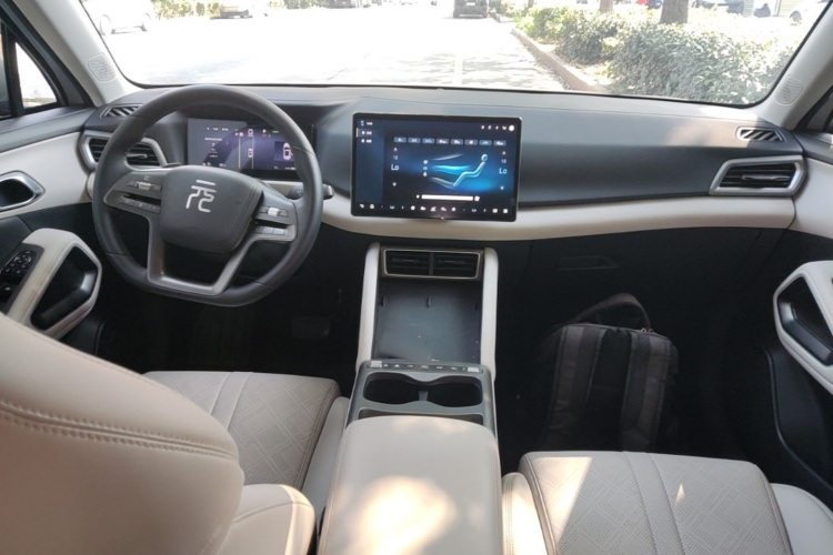 BYD YuanUP 2025 #10 BYD YuanUP 2025 car image #10