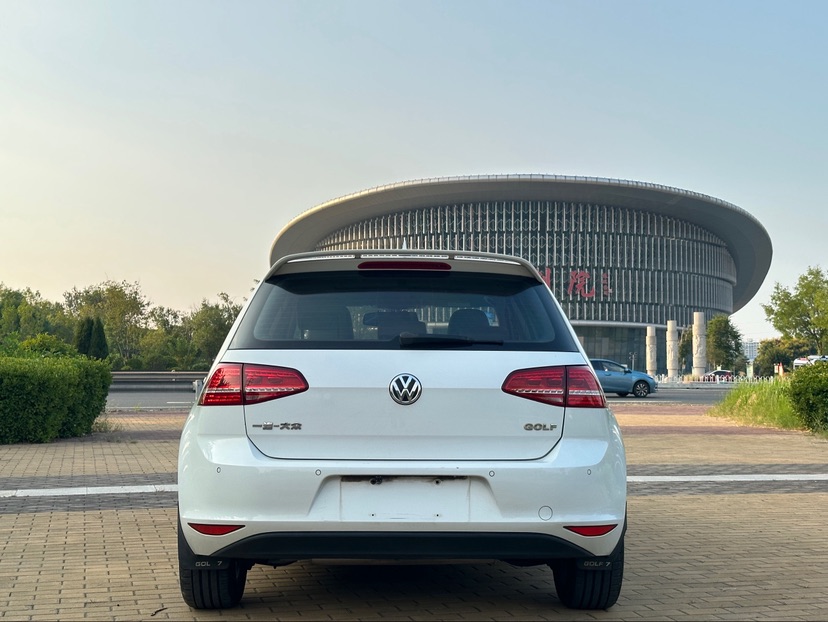 Volkswagen Golf 2015 car image #5