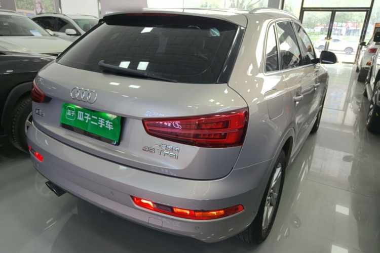 Audi Q3 2019 car image #7