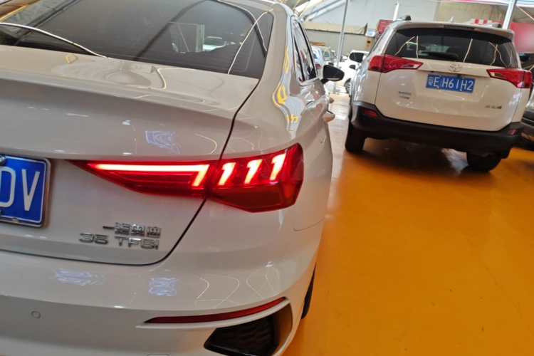 Audi A3 2023 immagine di auto #8