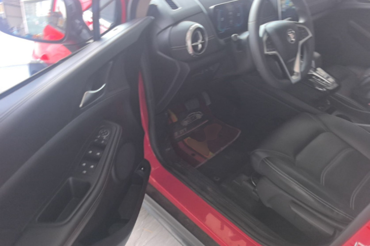 BYD Yuan New Energy 2019 car image #16