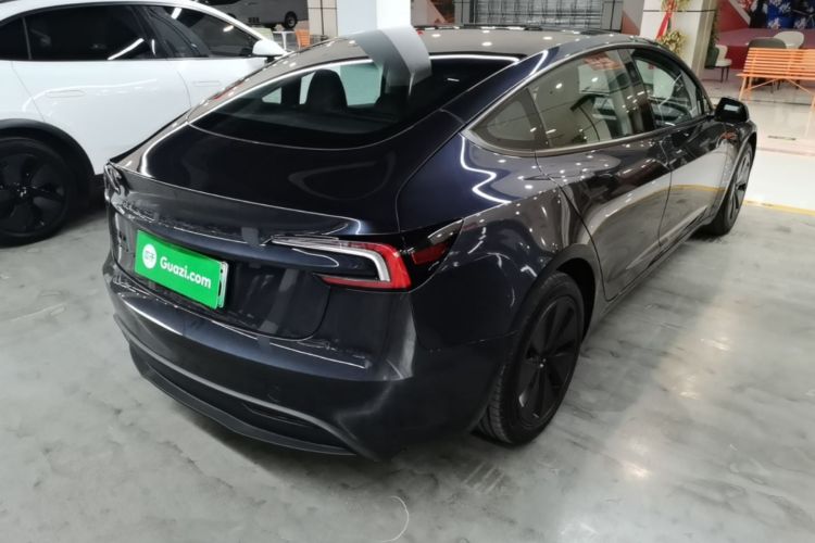 Tesla Model 3 2026 car image #5