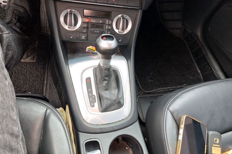 Audi Q3 2015 #14 Audi Q3 2015 car image #14