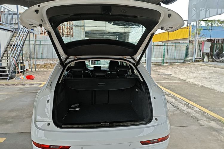 Audi Q3 2018 #19 Audi Q3 2018 car image #19