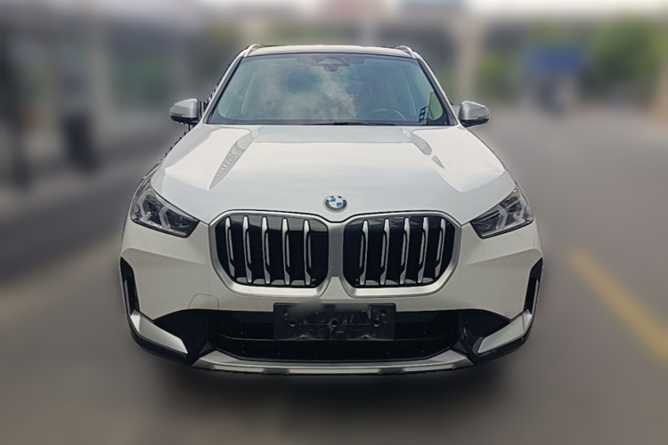 BMW X1 2023 car image #3