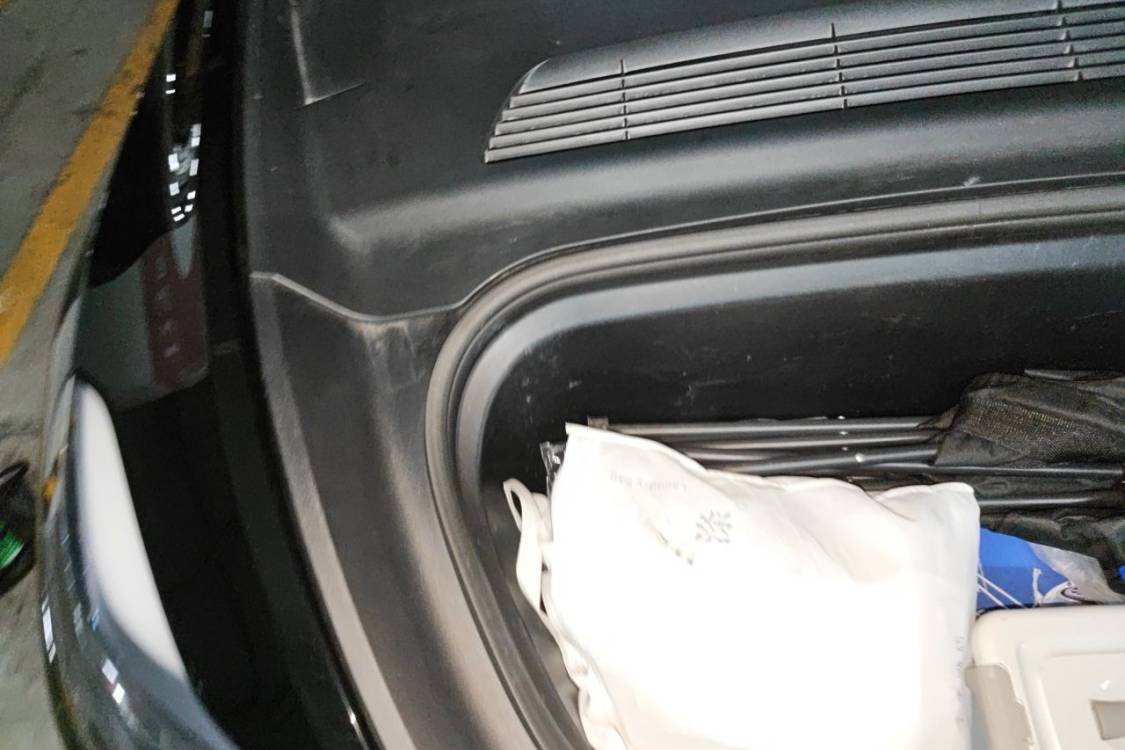 Tesla Model Y 2023 car image #11