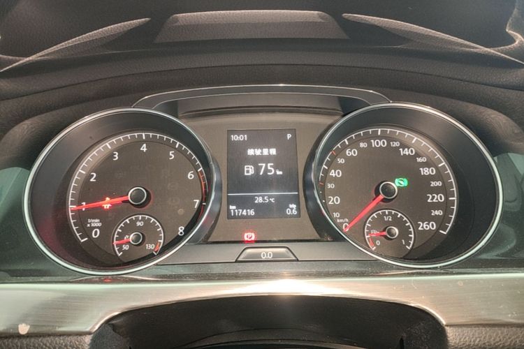 Volkswagen Golf 2017 car image #12