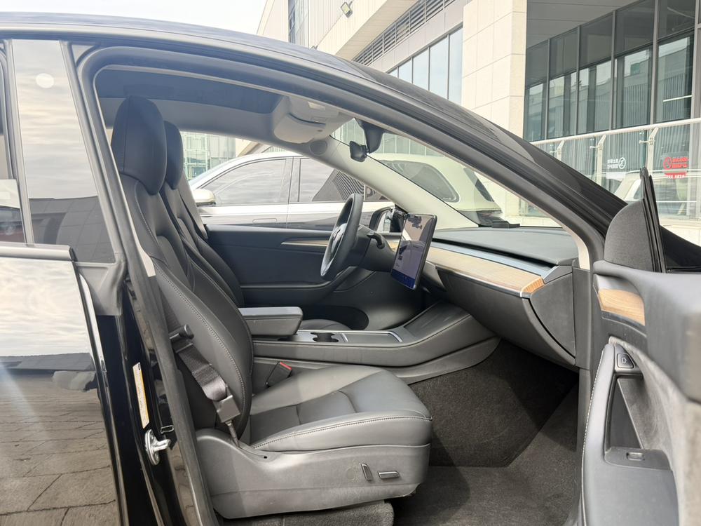 Tesla Model Y 2021 #16 Tesla Model Y 2021 car image #16