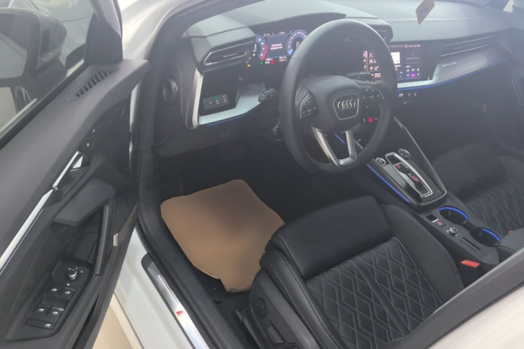 Audi A3 2025 immagine di auto #12