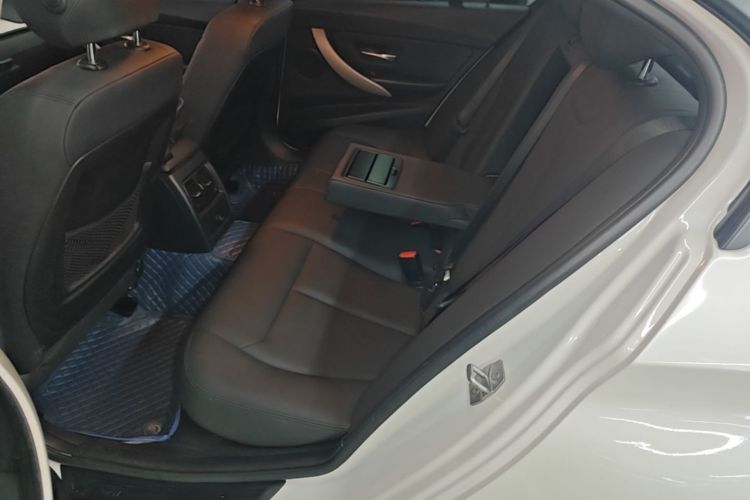 BMW 3 Series 2016 car image #17