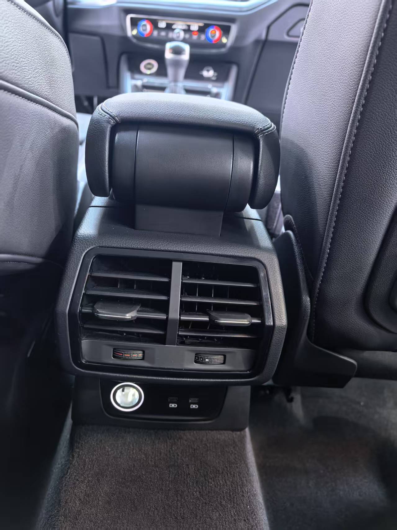 Audi Q3 2022 car image #10