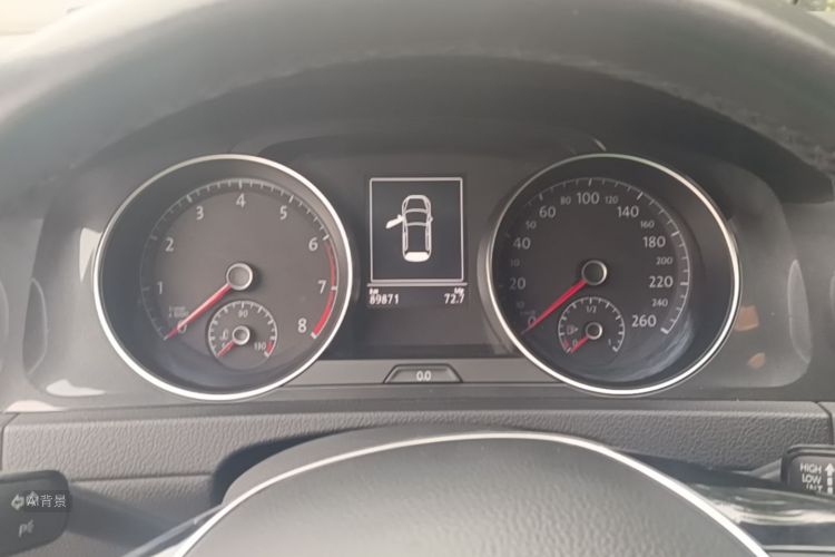 Volkswagen Golf 2018 car image #13