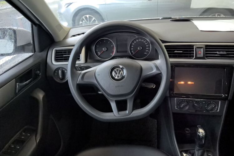Volkswagen Santana 2016 car image #15